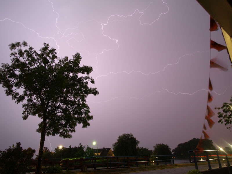 onweer_11_7_2010_smal.jpg